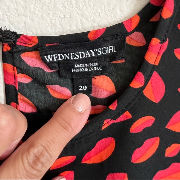 Wednesdays Girl Smock Dress Peplum Hem Lip Print - Picture 10 of 13